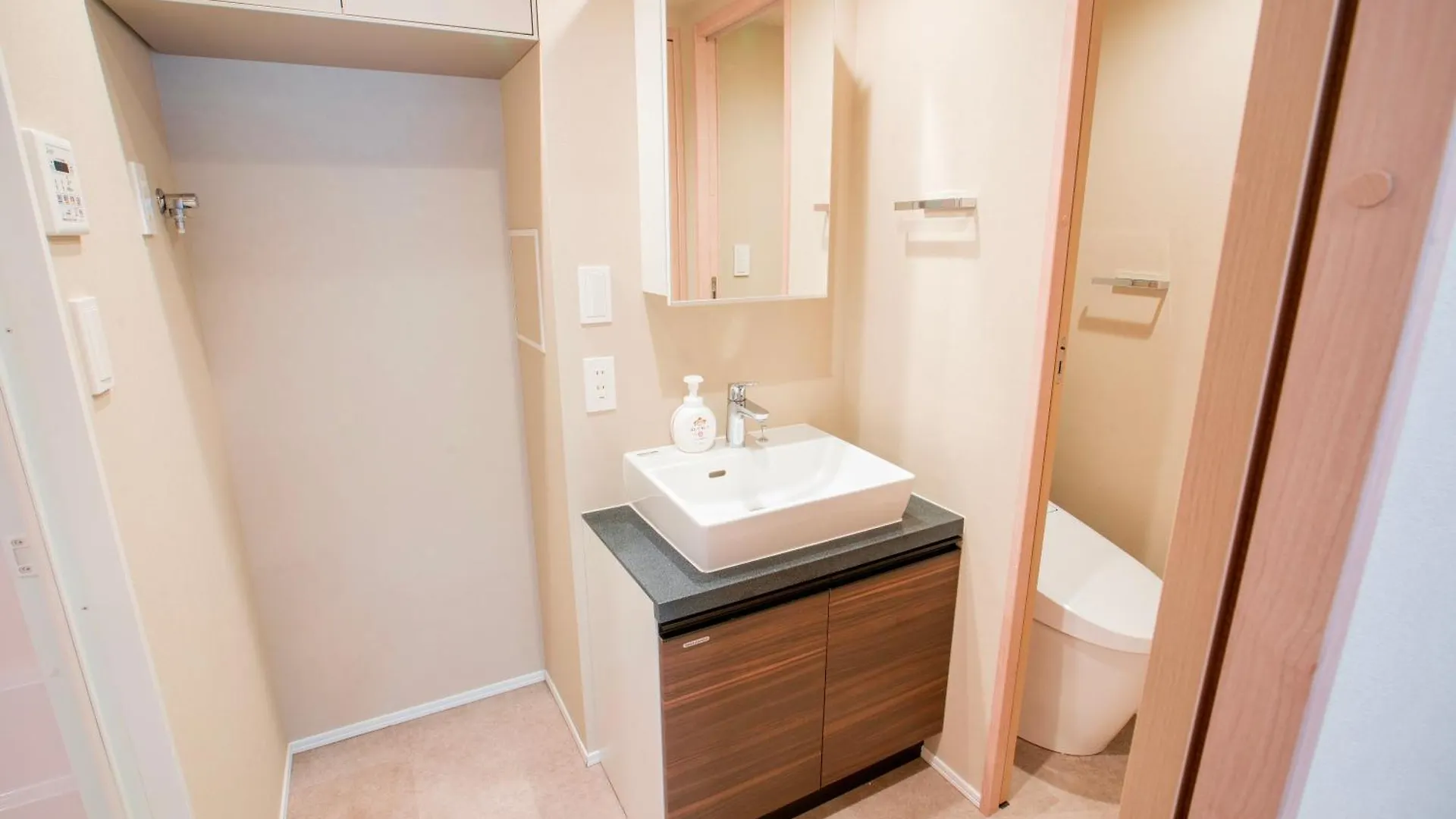 Uhome Fabric Hotel Tokyo