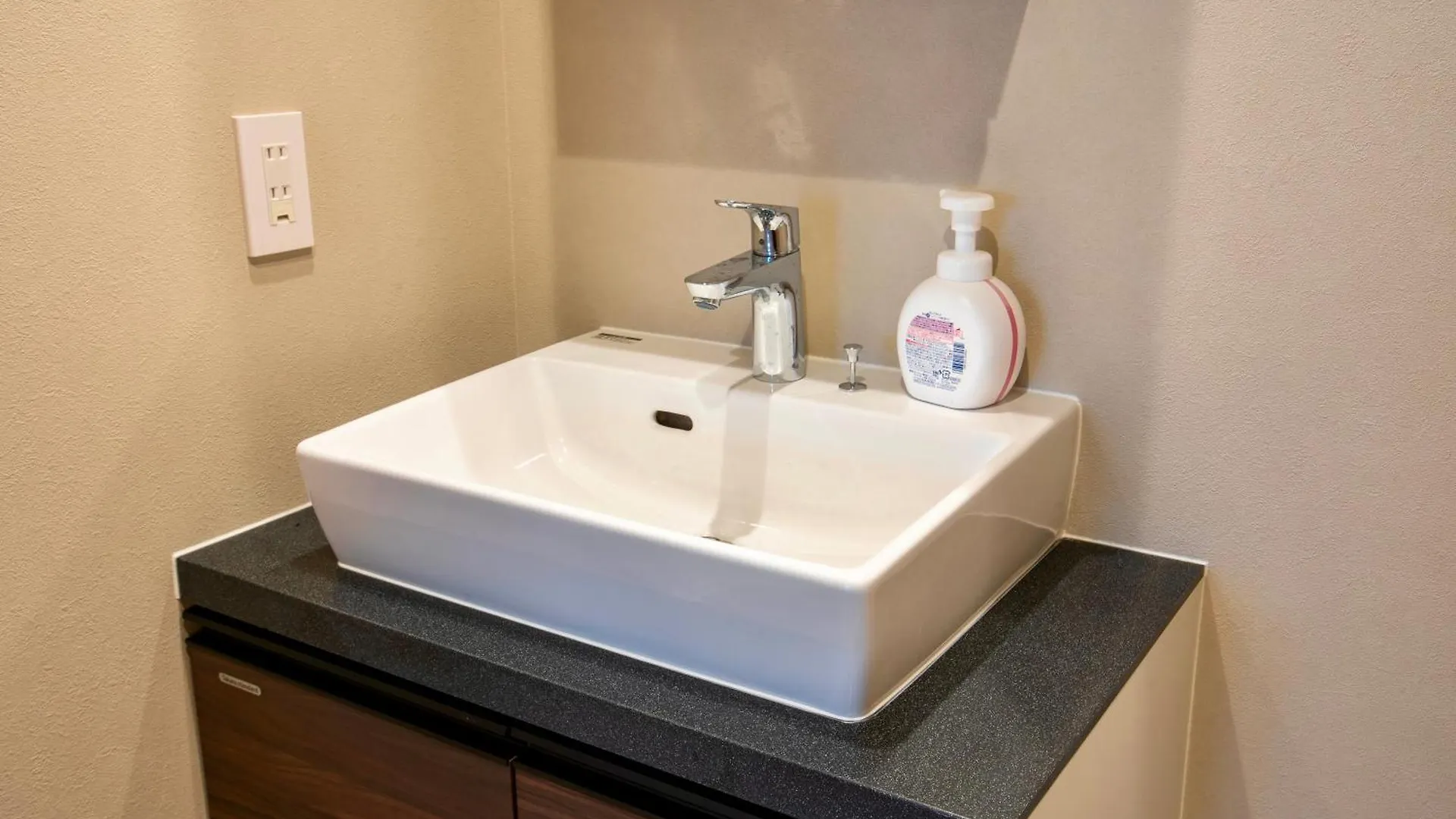 Uhome Fabric Hotel Tokyo